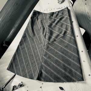 #123 Suzy Shier A-line skirt with side overlap